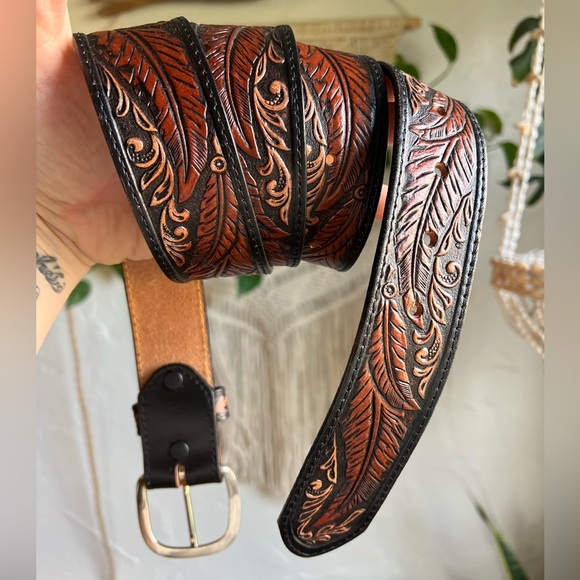 Justin Western Tooled Leather Belt Feather Scroll Design Black Brown Size 46 - Picture 2 of 12